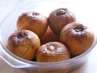 Dessert di mele al miele e cannella