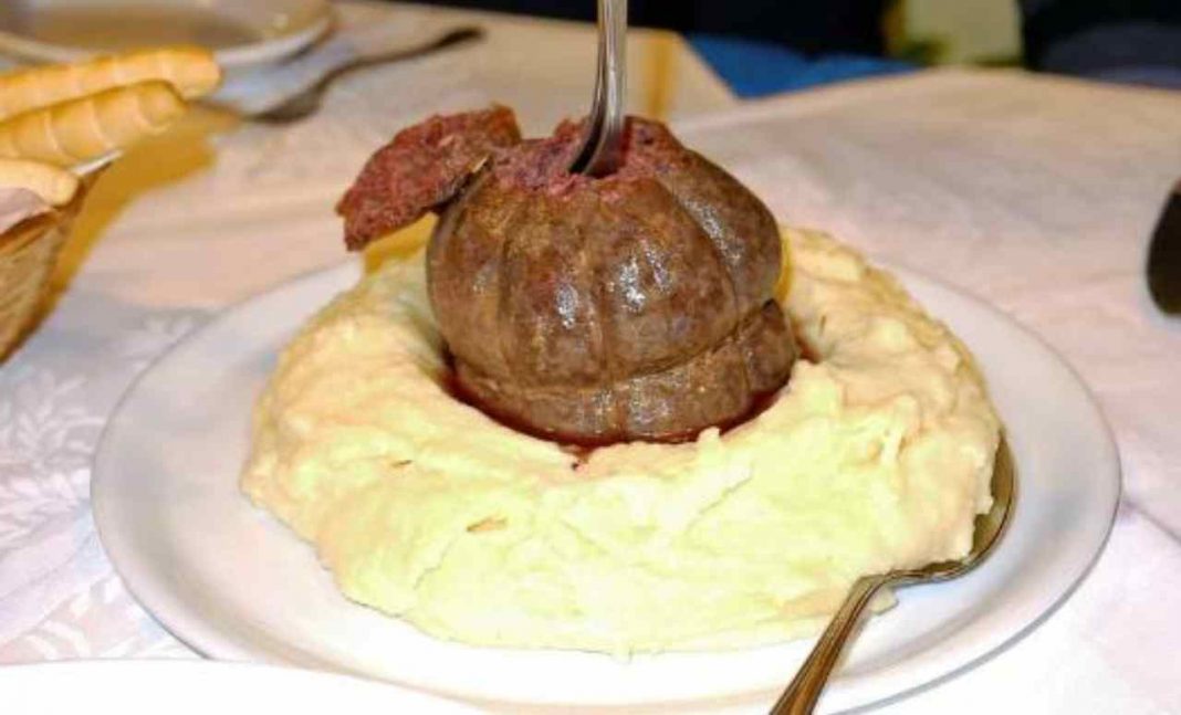 Salama da sugo cos'è e dove mangiare la migliore a Ferrara Salama da sugo cos'è e dove mangiare la migliore a Ferrara