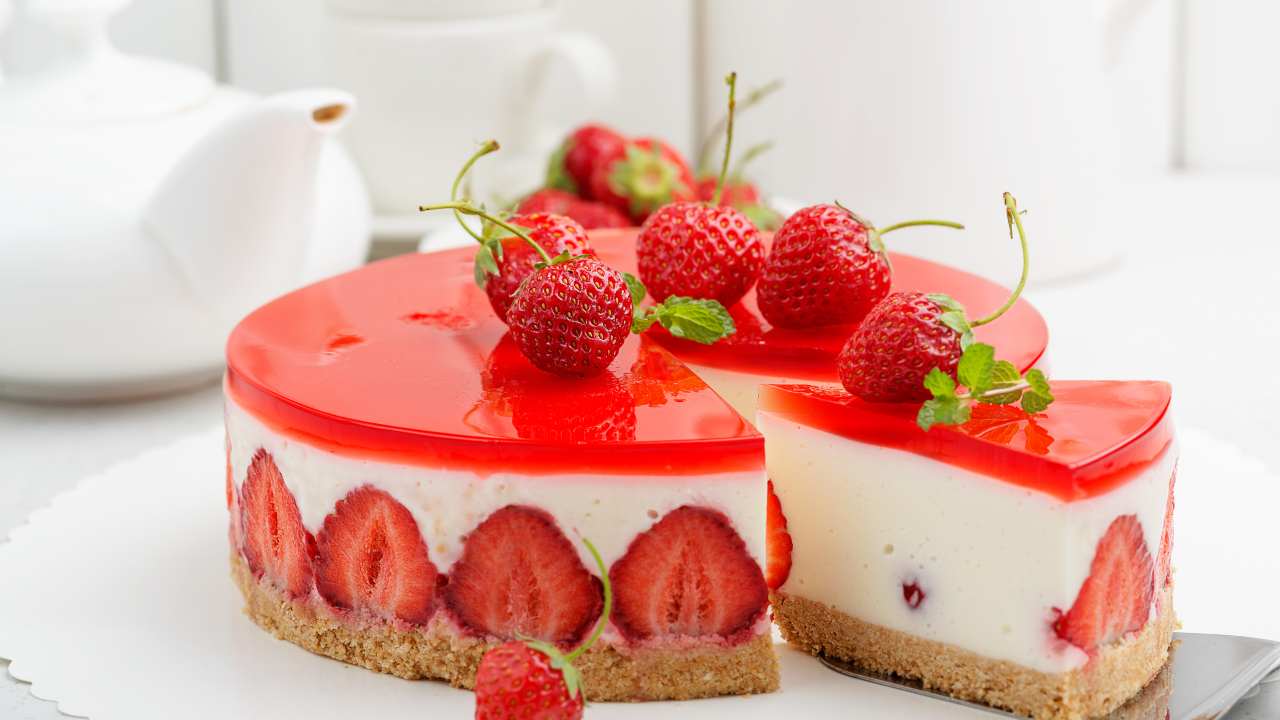 Una cheescake con le fragole