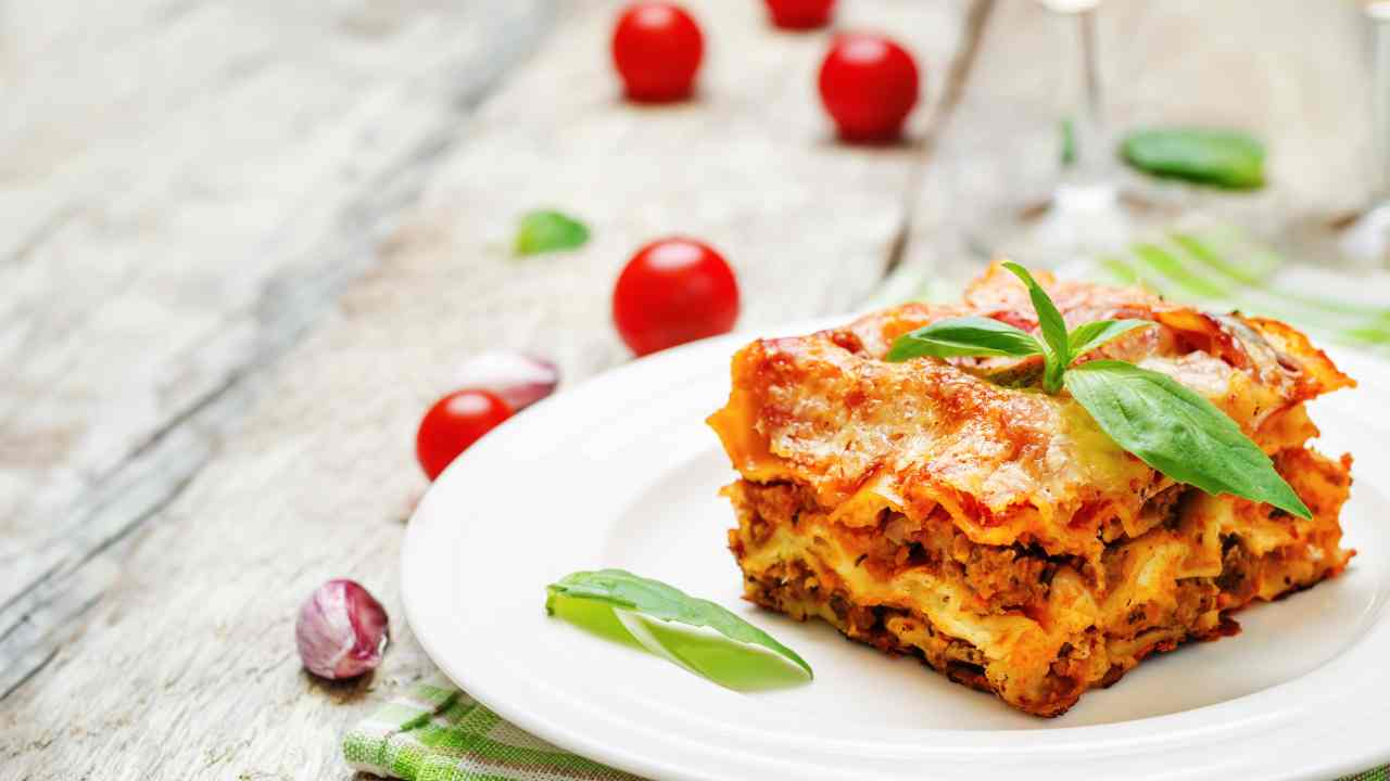 Lasagna su piatto