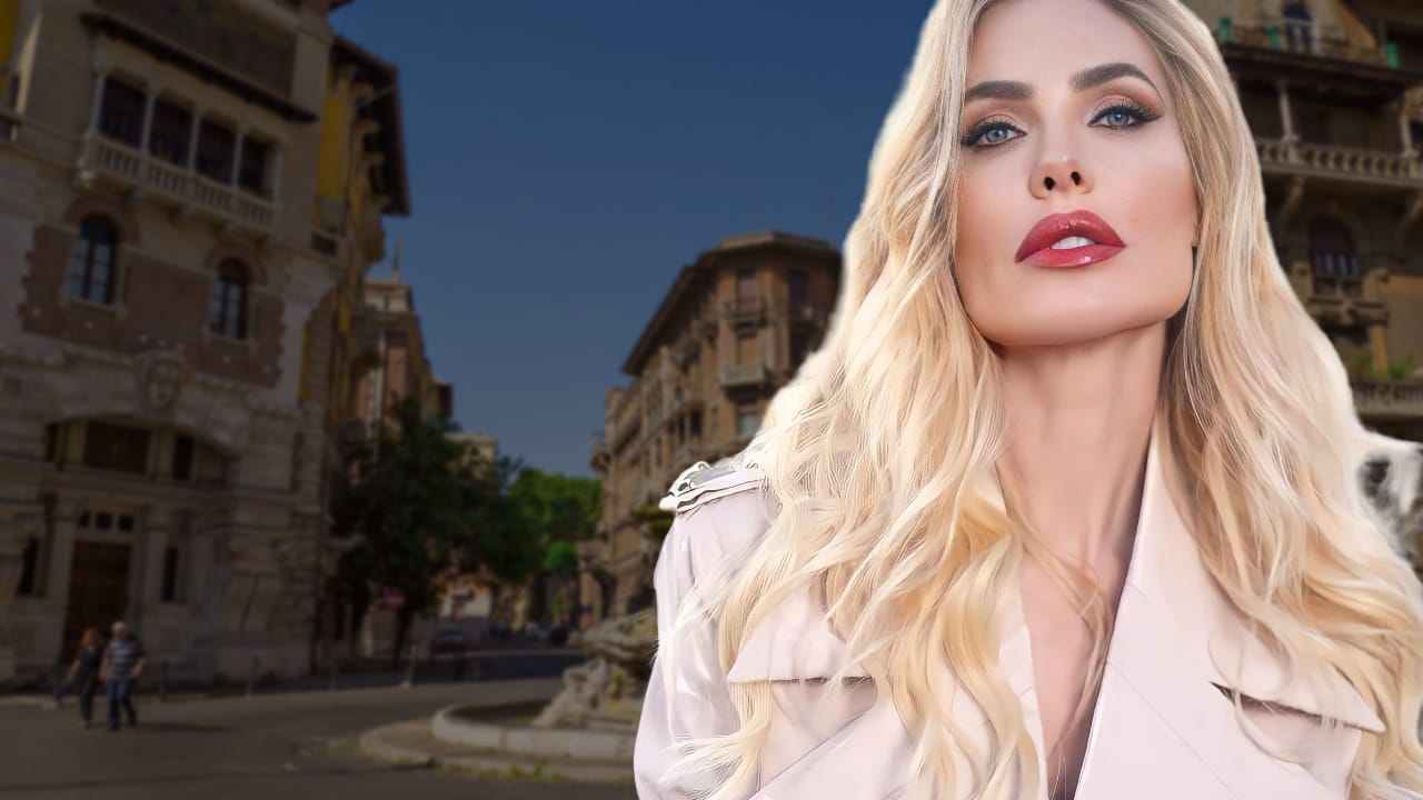 Ilary Blasi di fronte a dei palazzi