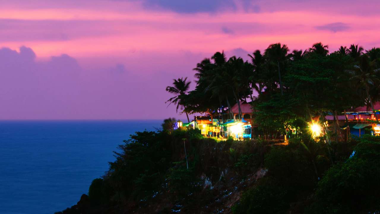 Vista di un tramonto a Kerala