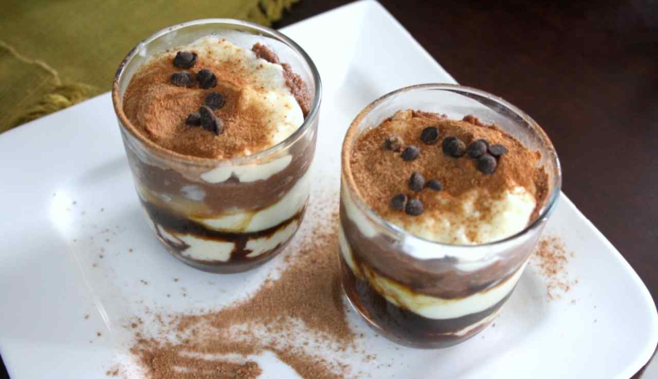 Крем для тирамису с маскарпоне классический. Tiramisu Ice Cream. Крем для тирамису. Мороженое тирамису в стакане Шериф. Монтера мороженое тирамису.