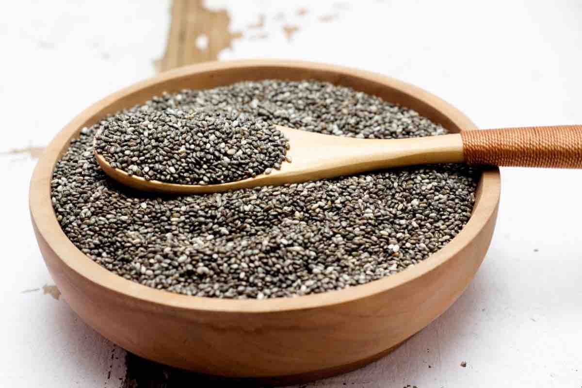 Semi di chia in una ciotola