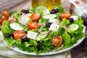 piatto d'insalata greca